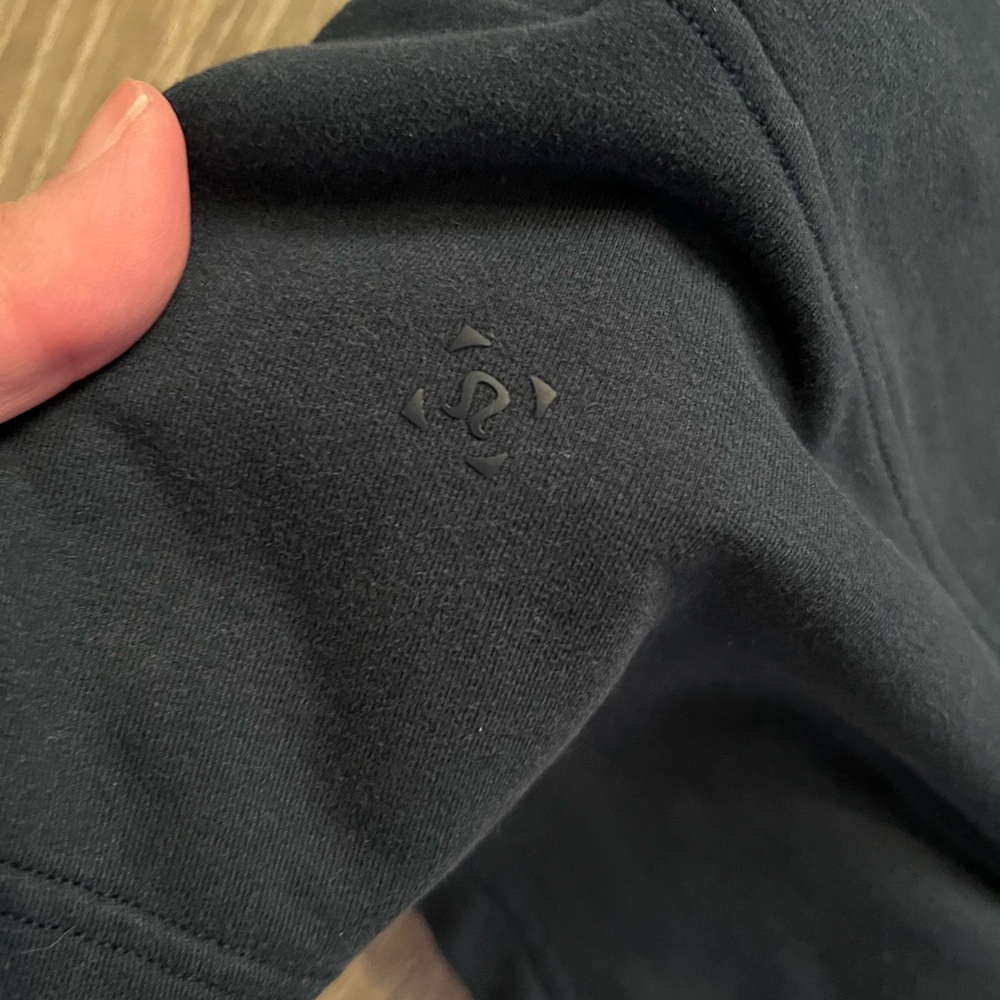 Lululemon men’s City Commute Short *9" True Navy - Picture 10 of 10